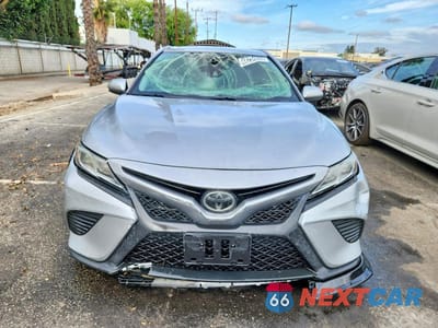 Piąte zdjęcie samochodu w środku: 2019 TOYOTA CAMRY SE VIN:4T1B11HK3KU240183 - miniatura