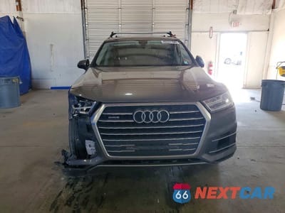 Piąte zdjęcie samochodu w środku: 2017 AUDI Q7 PREMIUM PLUS VIN:WA1LAAF74HD030900 - miniatura