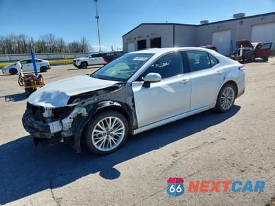 2019 TOYOTA CAMRY XLE 4T1B11HK1KU779725 - główne zdjęcie licytacji z USA - miniatura