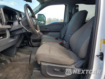 Zdjęcie 7 z 12 samochodu: 2024 FORD F350 XL DRW 4WD 6.7L V8 TDSL CREW CAB VIN:1FT8W3DT6RED40471 - miniatura