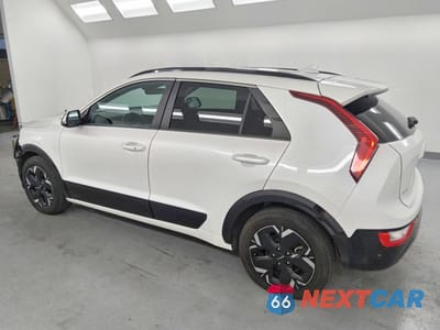 Drugie zdjęcie samochodu z przodu: 2023 KIA NIRO EV WIND VIN:KNDCR3L1XP5026689 - miniatura