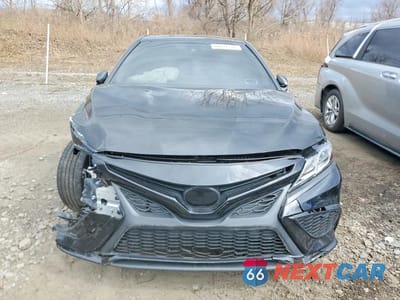 Piąte zdjęcie samochodu w środku: 2023 TOYOTA CAMRY FWD HYBRID 4D SE VIN:4T1S31AK0PU053043 - miniatura