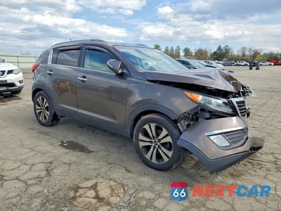 Czwarte zdjęcie samochodu z boku: 2012 KIA SPORTAGE EX VIN:KNDPCCA26C7242438 - miniatura