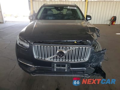 Piąte zdjęcie samochodu w środku: 2016 VOLVO XC90 T8 VIN:YV4BC0PL4G1090304 - miniatura