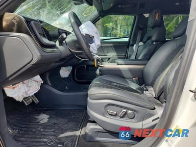 Zdjęcie 7 z 11 samochodu: 2022 RIVIAN R1T ADVENTURE VIN:7FCTGAAA2NN006568 - miniatura