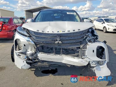 Piąte zdjęcie samochodu w środku: 2024 MITSUBISHI OUTLANDER SE VIN:JA4T5VA97RZ073877 - miniatura
