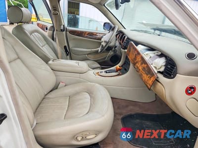 Zdjęcie 7 z 13 samochodu: 2001 JAGUAR XJ8 VIN:SAJDA14C61LF35041 - miniatura