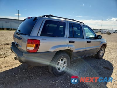 Trzecie zdjęcie samochodu z tyłu: 2001 JEEP GRAND CHEROKEE LAREDO VIN:1J4GW48S81C501349 - miniatura