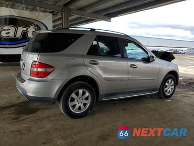 Trzecie zdjęcie samochodu z tyłu: 2007 MERCEDES-BENZ ML 350 VIN:4JGBB86E67A268376 - miniatura