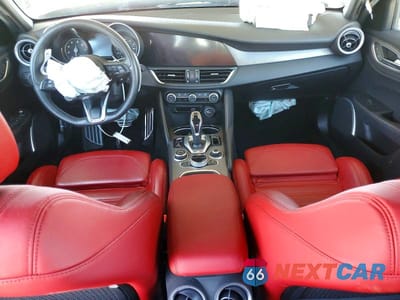 Zdjęcie 8 z 12 samochodu: 2022 ALFA ROMEO GIULIA SUPER VIN:ZARFAMBN4N7656858 - miniatura