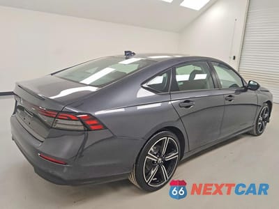 Trzecie zdjęcie samochodu z tyłu: 2026 HONDA ACCORD SE VIN:1HGCY1F40TA000733 - miniatura