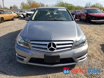 Piąte zdjęcie samochodu w środku: 2012 MERCEDES-BENZ C 300 4MATIC VIN:WDDGF8BB3CF908816 - miniatura