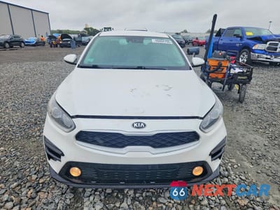 Piąte zdjęcie samochodu w środku: 2021 KIA FORTE LXS VIN:3KPF24AD3ME304076 - miniatura