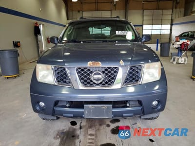 Piąte zdjęcie samochodu w środku: 2005 NISSAN PATHFINDER XE VIN:5N1AR18W05C769026 - miniatura