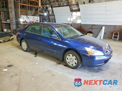 Czwarte zdjęcie samochodu z boku: 2004 HONDA ACCORD LX VIN:1HGCM56354A168265 - miniatura