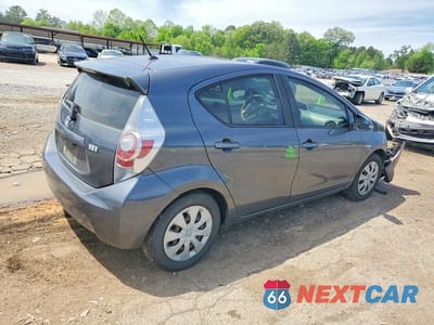Trzecie zdjęcie samochodu z tyłu: 2012 TOYOTA PRIUS C TWO VIN:JTDKDTB3XC1020003 - miniatura