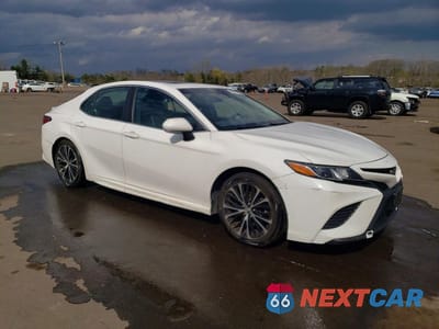 Czwarte zdjęcie samochodu z boku: 2018 TOYOTA CAMRY SE VIN:4T1B11HK6JU110588 - miniatura