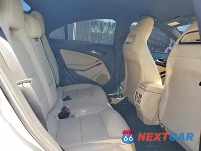 Zdjęcie 10 z 12 samochodu: 2018 MERCEDES-BENZ CLA 250 VIN:WDDSJ4EB5JN654607 - miniatura