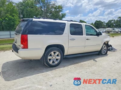 Trzecie zdjęcie samochodu z tyłu: 2011 GMC YUKON XL C1500 SLT VIN:1GKS1KE06BR202273 - miniatura