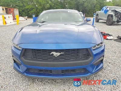 Piąte zdjęcie samochodu w środku: 2024 FORD MUSTANG VIN:1FA6P8TH3R5104154 - miniatura