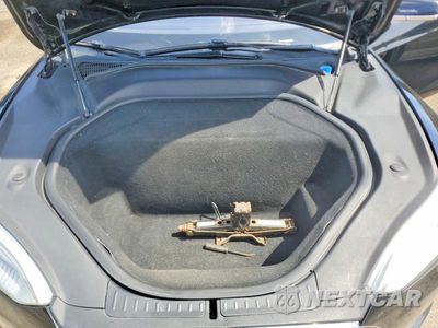 Zdjęcie 11 z 12 samochodu: 2015 TESLA MODEL S VIN:5YJSA1E27FF119731 - miniatura