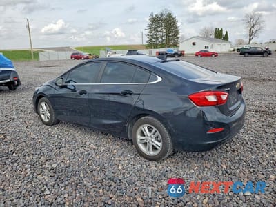 Drugie zdjęcie samochodu z przodu: 2018 CHEVROLET CRUZE LT VIN:1G1BE5SM5J7143471 - miniatura