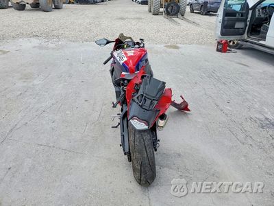 Czwarte zdjęcie samochodu z boku: 2022 HONDA CBR1000 RR VIN:JH2SC771XNK500080 - miniatura