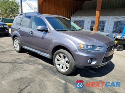 Czwarte zdjęcie samochodu z boku: 2010 MITSUBISHI OUTLANDER SE VIN:JA4AS3AW0AZ016919 - miniatura