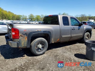 Trzecie zdjęcie samochodu z tyłu: 2012 CHEVROLET SILVERADO K1500 LT VIN:1GCRKSE74CZ311532 - miniatura
