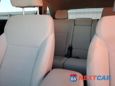 Zdjęcie 10 z 13 samochodu: 2018 KIA SORENTO LX VIN:5XYPG4A37JG392867 - miniatura
