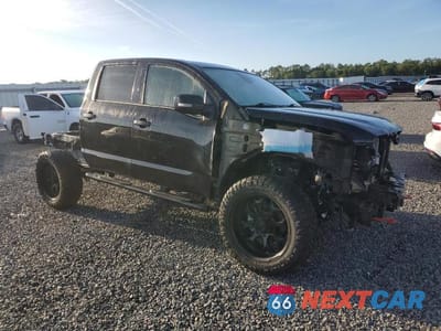 Czwarte zdjęcie samochodu z boku: 2024 NISSAN TITAN SV VIN:1N6AA1ED0RN100146 - miniatura