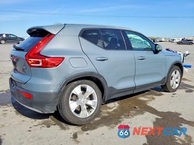 Trzecie zdjęcie samochodu z tyłu: 2022 VOLVO XC40 T5 MOMENTUM VIN:YV4162UK0N2763929 - miniatura