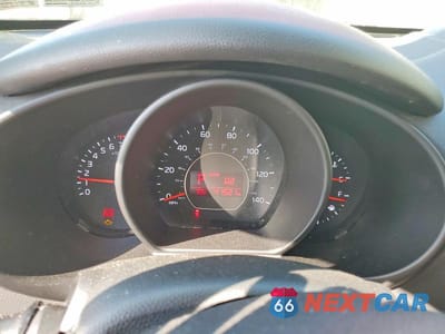 Zdjęcie 9 z 12 samochodu: 2017 KIA SOUL + VIN:KNDJP3A58H7475183 - miniatura