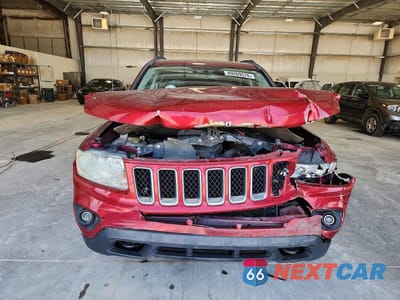 Piąte zdjęcie samochodu w środku: 2011 JEEP COMPASS LIMITED VIN:1J4NF5FB9BD204800 - miniatura