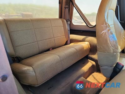 Zdjęcie 10 z 11 samochodu: 2000 JEEP WRANGLER / TJ SPORT VIN:1J4FA49SXYP751820 - miniatura