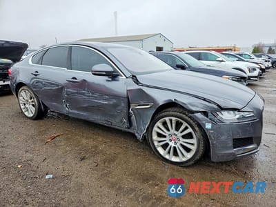 Czwarte zdjęcie samochodu z boku: 2017 JAGUAR XF PRESTIGE VIN:SAJBK4BN1HCY51688 - miniatura