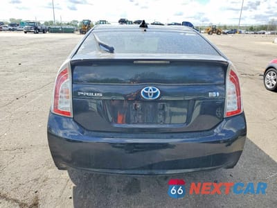 Zdjęcie 6 z 12 samochodu: 2014 TOYOTA PRIUS TWO VIN:JTDKN3DU1E0357171 - miniatura