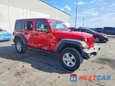Czwarte zdjęcie samochodu z boku: 2018 JEEP WRANGLER UNLIMITED SPORT VIN:1C4HJXDN3JW324010 - miniatura