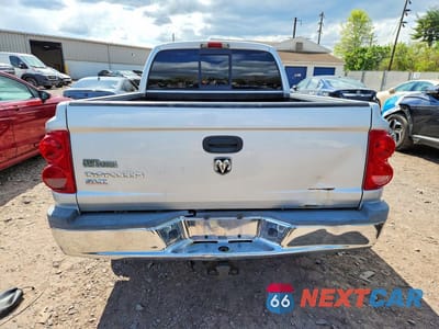 Zdjęcie 6 z 12 samochodu: 2005 DODGE DAKOTA QUAD SLT VIN:1D7HW48K45S181975 - miniatura
