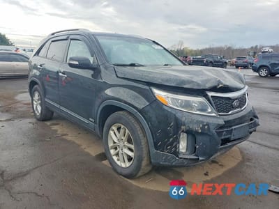Czwarte zdjęcie samochodu z boku: 2014 KIA SORENTO LX VIN:5XYKTDA75EG504371 - miniatura