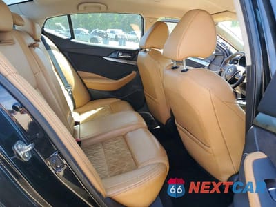 Zdjęcie 10 z 12 samochodu: 2016 NISSAN MAXIMA 3.5 SR VIN:1N4AA6AP4GC434243 - miniatura