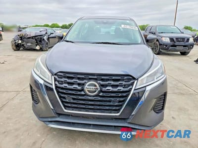 Piąte zdjęcie samochodu w środku: 2021 NISSAN KICKS VIN:3N1CP5BV7ML513482 - miniatura