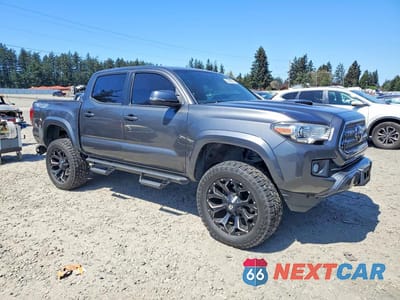 Czwarte zdjęcie samochodu z boku: 2017 TOYOTA TACOMA TRD SPORT VIN:3TMCZ5AN8HM057985 - miniatura