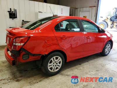 Trzecie zdjęcie samochodu z tyłu: 2019 CHEVROLET SONIC LS VIN:1G1JB5SB0K4133565 - miniatura