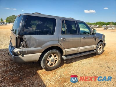 Trzecie zdjęcie samochodu z tyłu: 2003 FORD EXPEDITION XLT VIN:1FMPU16L33LA22616 - miniatura