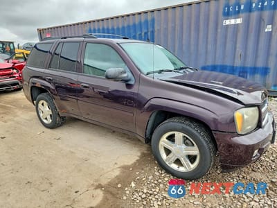 Czwarte zdjęcie samochodu z boku: 2008 CHEVROLET TRAILBLAZER LS VIN:1GNDT13S182136172 - miniatura
