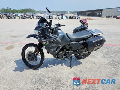 Trzecie zdjęcie samochodu z tyłu: 2022 KAWASAKI KL650 L VIN:ML5KLEL16NDA10451 - miniatura