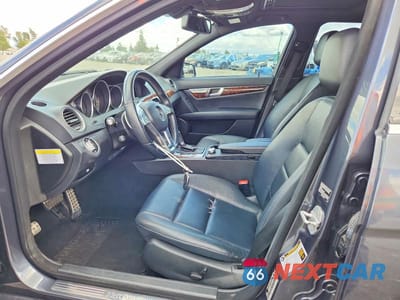 Zdjęcie 7 z 13 samochodu: 2014 MERCEDES-BENZ C 250 VIN:WDDGF4HBXER315777 - miniatura
