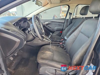 Zdjęcie 7 z 12 samochodu: 2018 FORD FOCUS SE VIN:1FADP3FEXJL247131 - miniatura