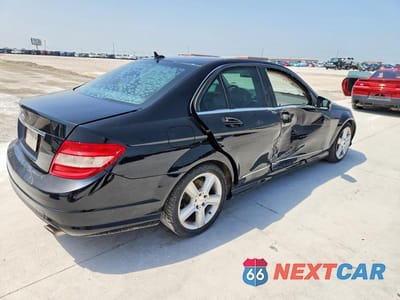 Trzecie zdjęcie samochodu z tyłu: 2011 MERCEDES-BENZ C 300 VIN:WDDGF5EB1BR140311 - miniatura